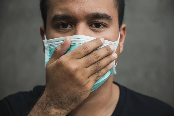 Close Jonge Aziatische Man Dragen Bescherming Gezichtsmasker Tegen Coronavirus — Stockfoto