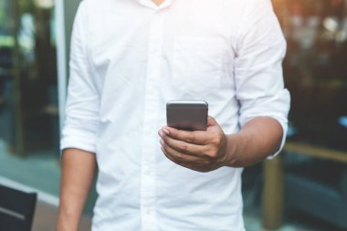 Akıllı telefon kullanarak eli kapat