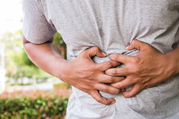 Primer Plano Joven Tiene Dolor Estómago — Foto de Stock