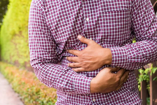 Primer Plano Joven Tiene Dolor Estómago — Foto de Stock