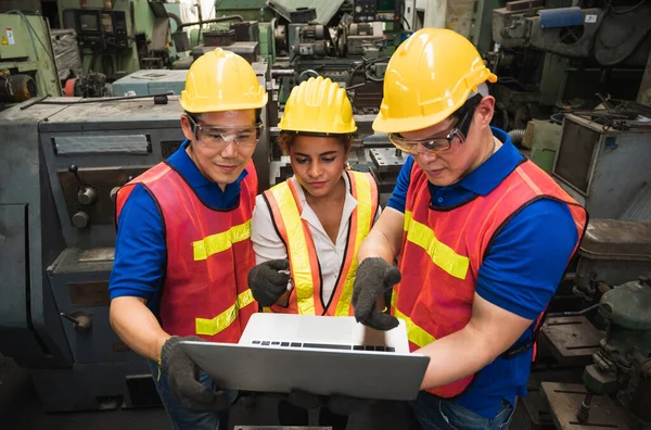 Industrial Worker Team Working Various Projects Large Industrial Factory Many — Stock Photo, Image