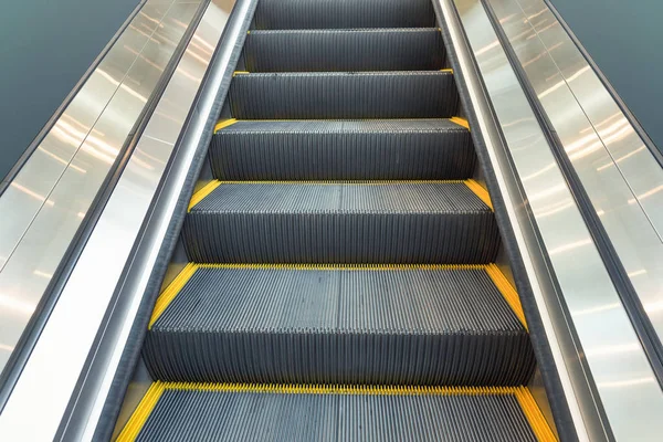 Escada rolante passo interior — Fotografia de Stock