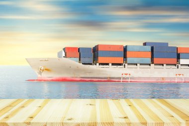 Kargo gemi konteyner