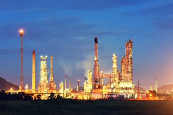 Oil refinery factory — Stock Photo, Image