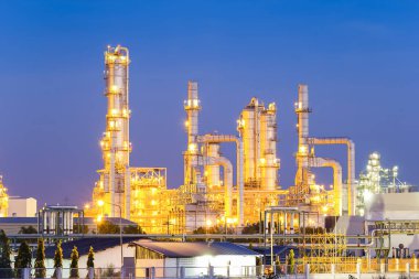 petrol rafinerisi alacakaranlık