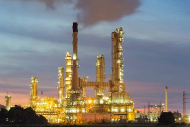 petrol rafinerisi alacakaranlık
