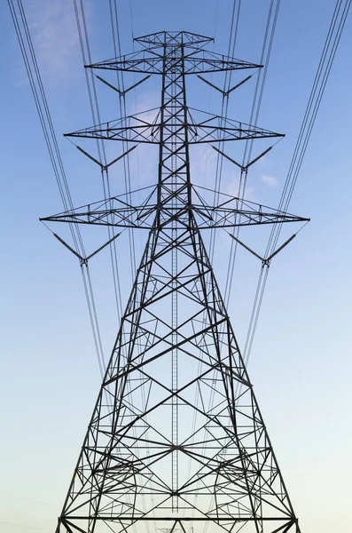 Torre de transmissão elétrica — Fotografia de Stock