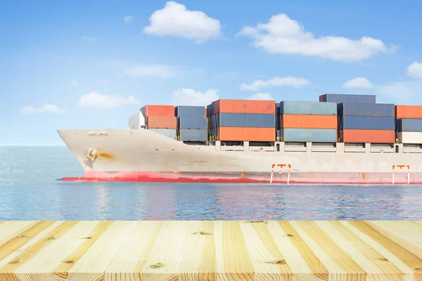 Kargo gemi konteyner