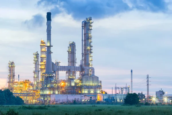 petrol rafinerisi alacakaranlık