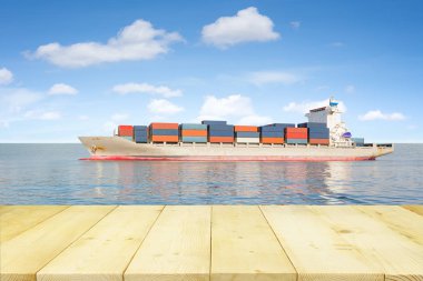 Kargo gemi konteyner