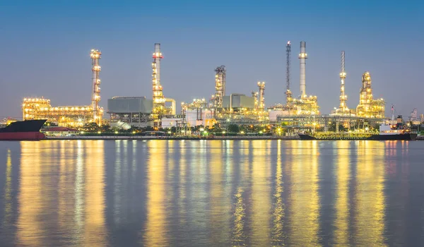 Refinería de petróleo Crepúsculo — Foto de Stock