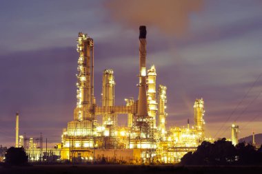 petrol rafinerisi alacakaranlık