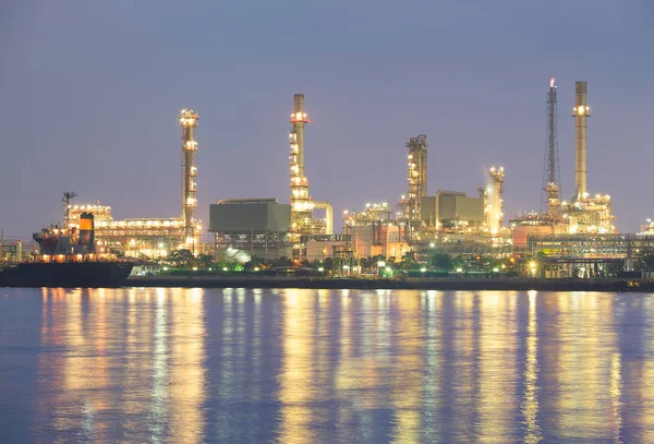 Oil refinery factory — Stock Photo, Image