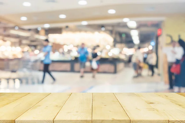 Defocus Montagem Shopping Center Com Tampo Mesa Madeira Para Compras — Fotografia de Stock