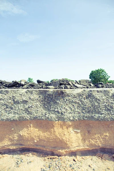 Natuurramp Asfalt Schade Aan Weg Met Lucht Achtergrond — Stockfoto