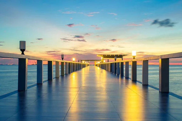 Houten Brug Met Zeegezicht Twilight Tijd — Stockfoto