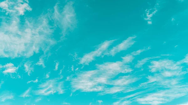 Céu Azul Turquesa Belo Verão Imagem De Stock