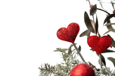 Sevgililer Günü buketinde kırmızı kalpler.