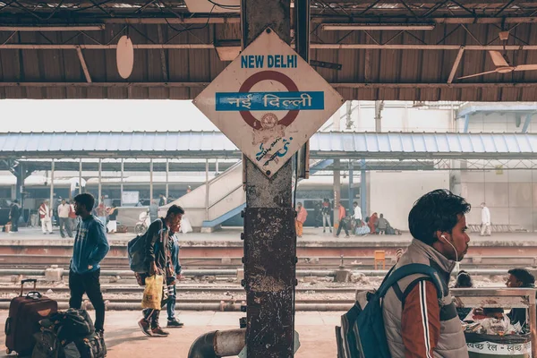 Yeni Delhi Ana İstasyonu Tren İstasyonu