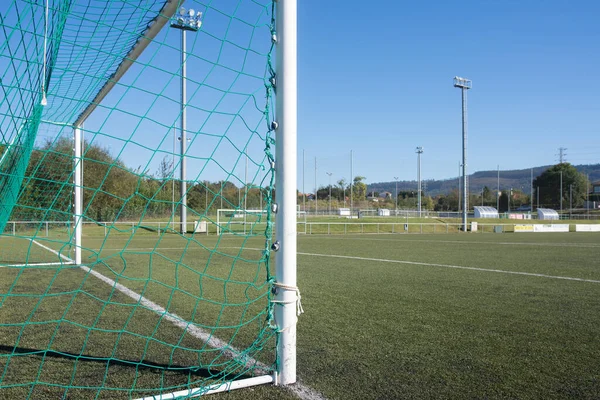 Futbol kampındaki porteriler.