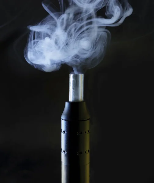 Vapore Che Esce Dal Vaporizzatore — Foto Stock