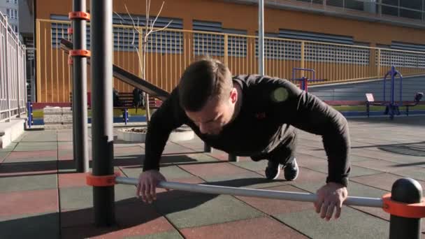 Killen Tränar Sajten Boxning Gör Övningar Vill Nya Videor Eller — Stockvideo
