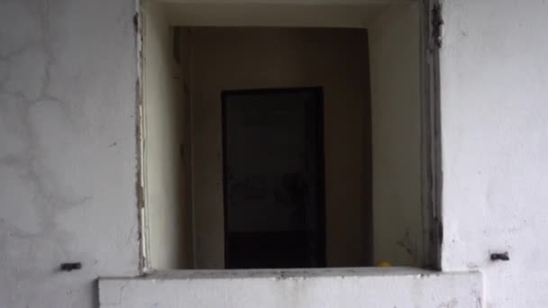 被遗弃的房子里面 — 图库视频影像