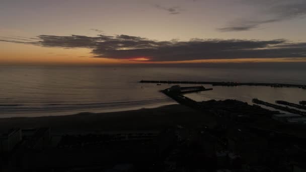 Silhouet Haven Stad Bij Zonsondergang — Stockvideo