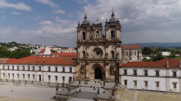 Άνθρωποι Που Επισκέπτονται Μοναστήρι Alcobaca Portugal — Αρχείο Βίντεο