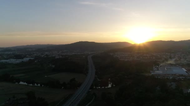 Tramonto Industriale Vicino Autostrada Fiume — Video Stock