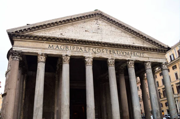 Maestoso Bellissimo Pantheon Sullo Sfondo Del Cielo Nuvoloso — Foto Stock