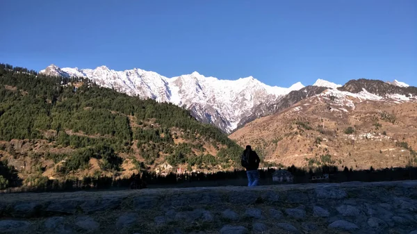 Sabah güzel dağ manzarası 