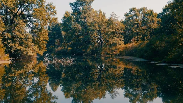  Tehlikeli engeller arasındaki gizemli nehir kanalı.