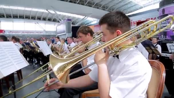 National Symphony Orchestra at the International Airport.start of the visa-free — стокове відео