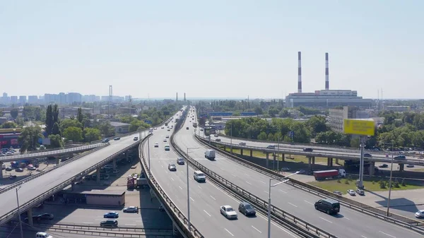 Верхний кадр современных промышленных путепроводов и мостов . — стоковое фото