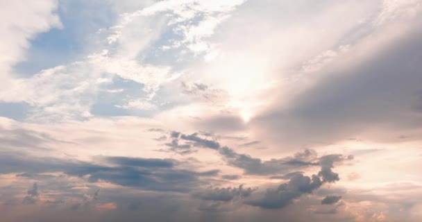 Laps de temps des nuages. des nuages orageux se forment avant la pluie — Video