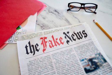 Masadaki fakirler, sahte haber gazetesi, sahte, günlük haberler, sabah kahvesi, politik yalan                  