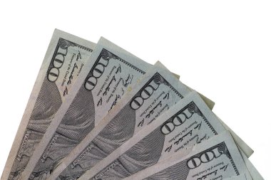 Beyaz arka planda Amerikan doları hayranı, izole edilmiş, 100 banknot.