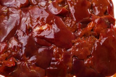 Çiğ tavuk ciğeri yakın plan, yemek tarifi.