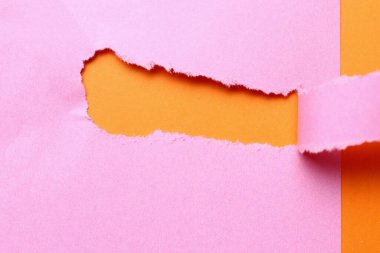 Yırtık kağıt metin veya etiket için bir kopyalanmış boşluk çerçevesi oluşturur.