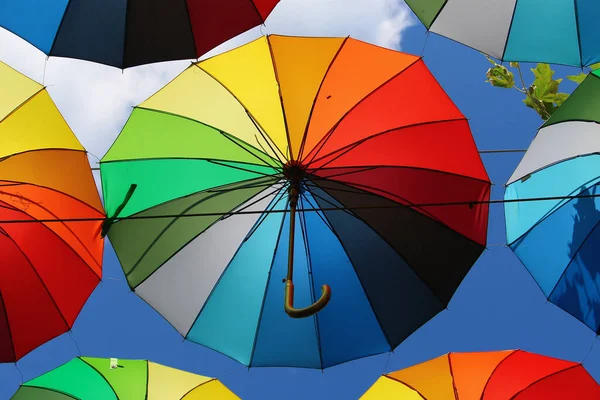 Schöne Helle Bunte Regenschirme Ein Symbol Des Sommertourismus Hintergrund — Stockfoto