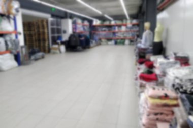 Toptan giyim mağazası, bulanık odaklanmış sembolik yaratıcı arka plan