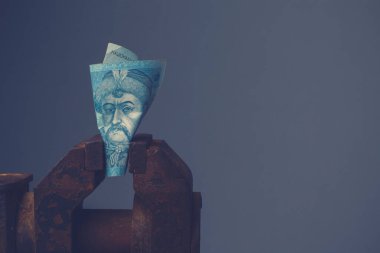 Ukrayna ulusal parası - UAH Hryvnia mengeneye sıkıştırıldı