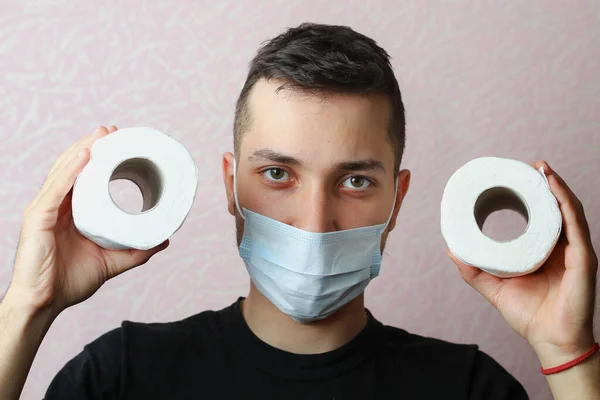 Manos Joven Con Teléfono Inteligente Papel Higiénico Tonificado — Foto de Stock