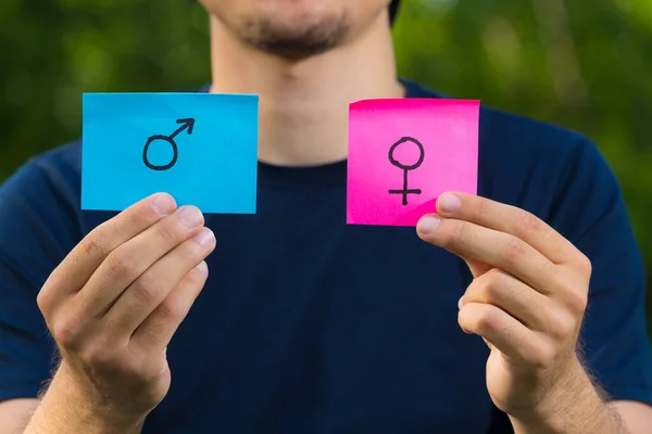 Символ Мужчины Женщины Руках Цветных Наклейках Концепция Психологии Отношений Toned — стоковое фото