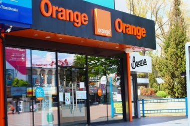 Balti, Moldova, 6 Mayıs 2020 Uluslararası telekomünikasyon şirketi Orange editoryal