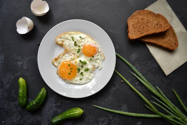 Sabroso Desayuno Comida Mesa Comida Sobre Fondo Decorativo Hormigón Negro —  Fotos de Stock