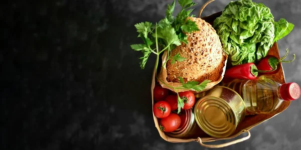 Comida Num Saco Papel Doação Alimentos Conceito Entrega Alimentos Espaço — Fotografia de Stock