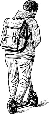 Bir kadın bir scooter sürme taslağını