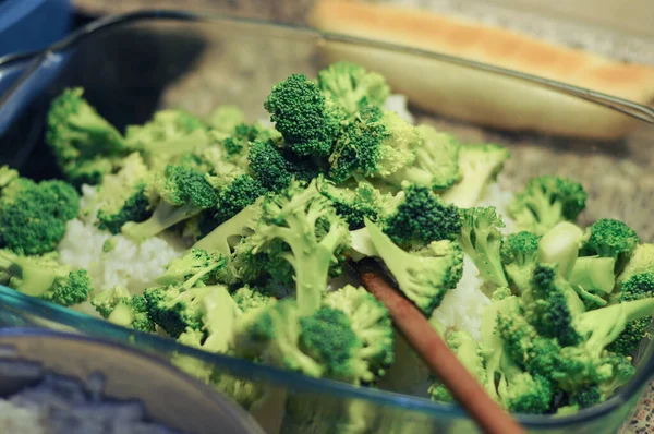 Fresh broccoli florets, green vegetable — Stock Photo, Image